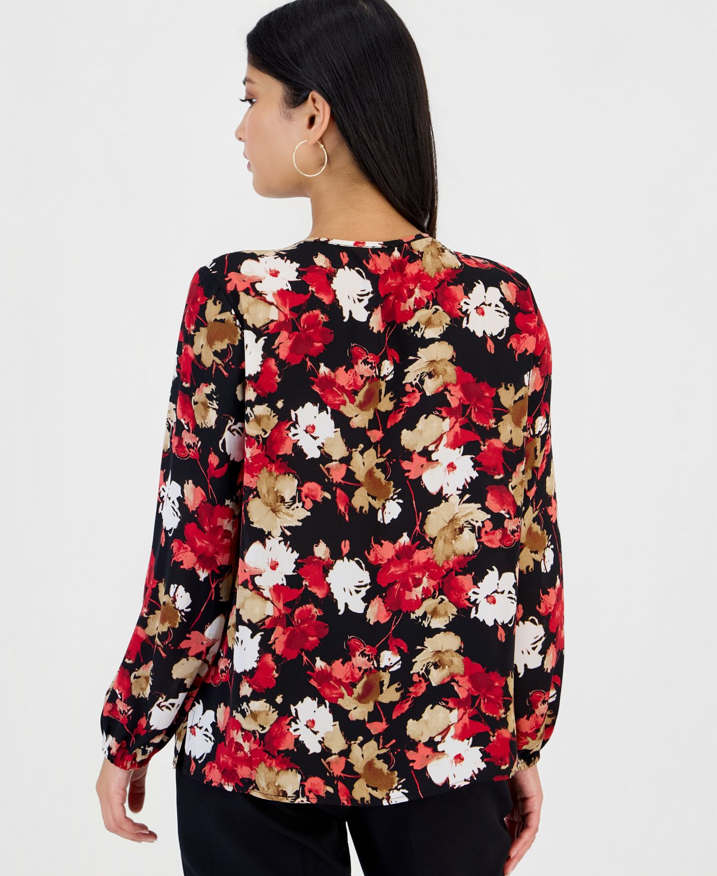Женская блузка Anne Klein Essentials Petite Long-Sleeve Floral-Print Crewneck, цвет: Чёрный разноцветный — фото 4