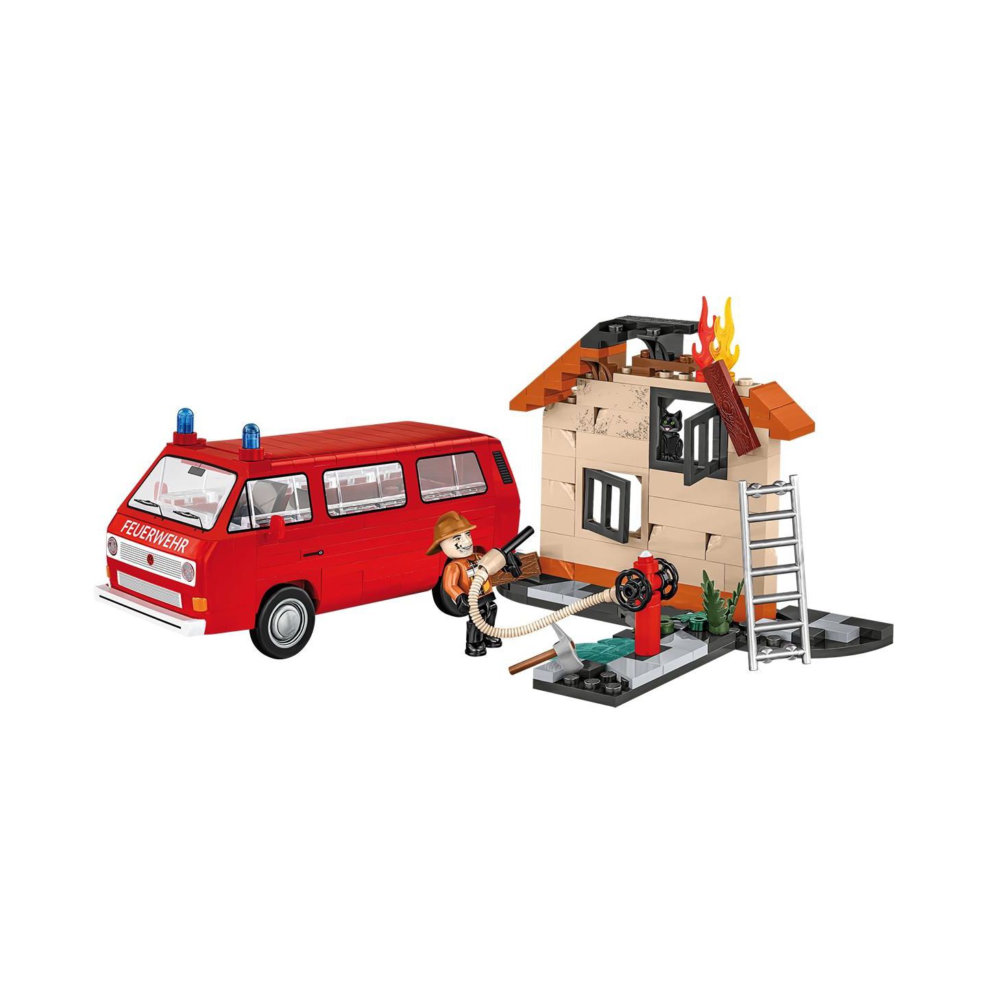 Детский конструктор COBI Volkswagen T3 Feuerwehr Action Town 1:35 Scale 238-Piece Building Set, Ages 7+ — фото 3