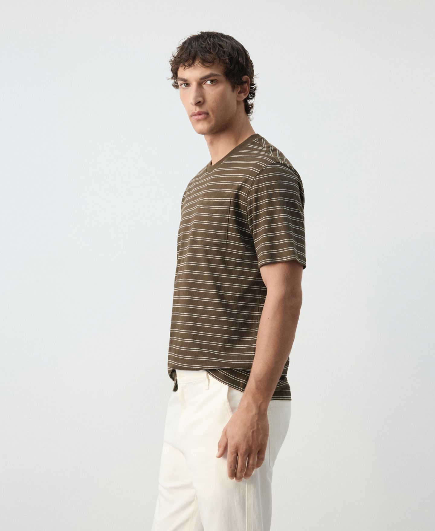 Мужская футболка Mango Regular-Fit Cotton-Linen Blend, цвет: Шоколадный — фото 3