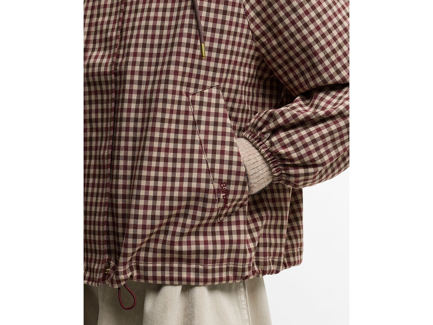 Женские куртки Barbour Audrey Gingham Hooded Raincoat, цвет: Клюквенный коричневый в мелкую клетку — фото 4
