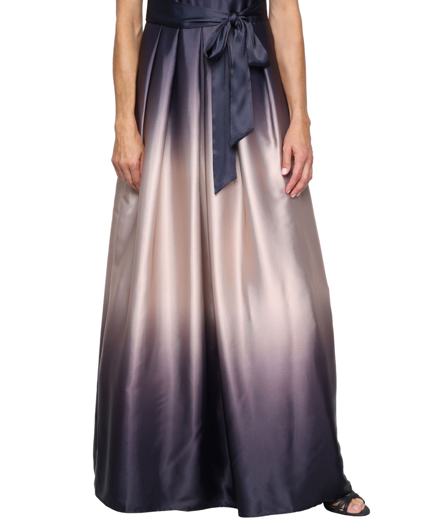 Женское платье SL Fashions Ombré Satin Bow Sash Gown, цвет: Чёрный шампань — фото 2