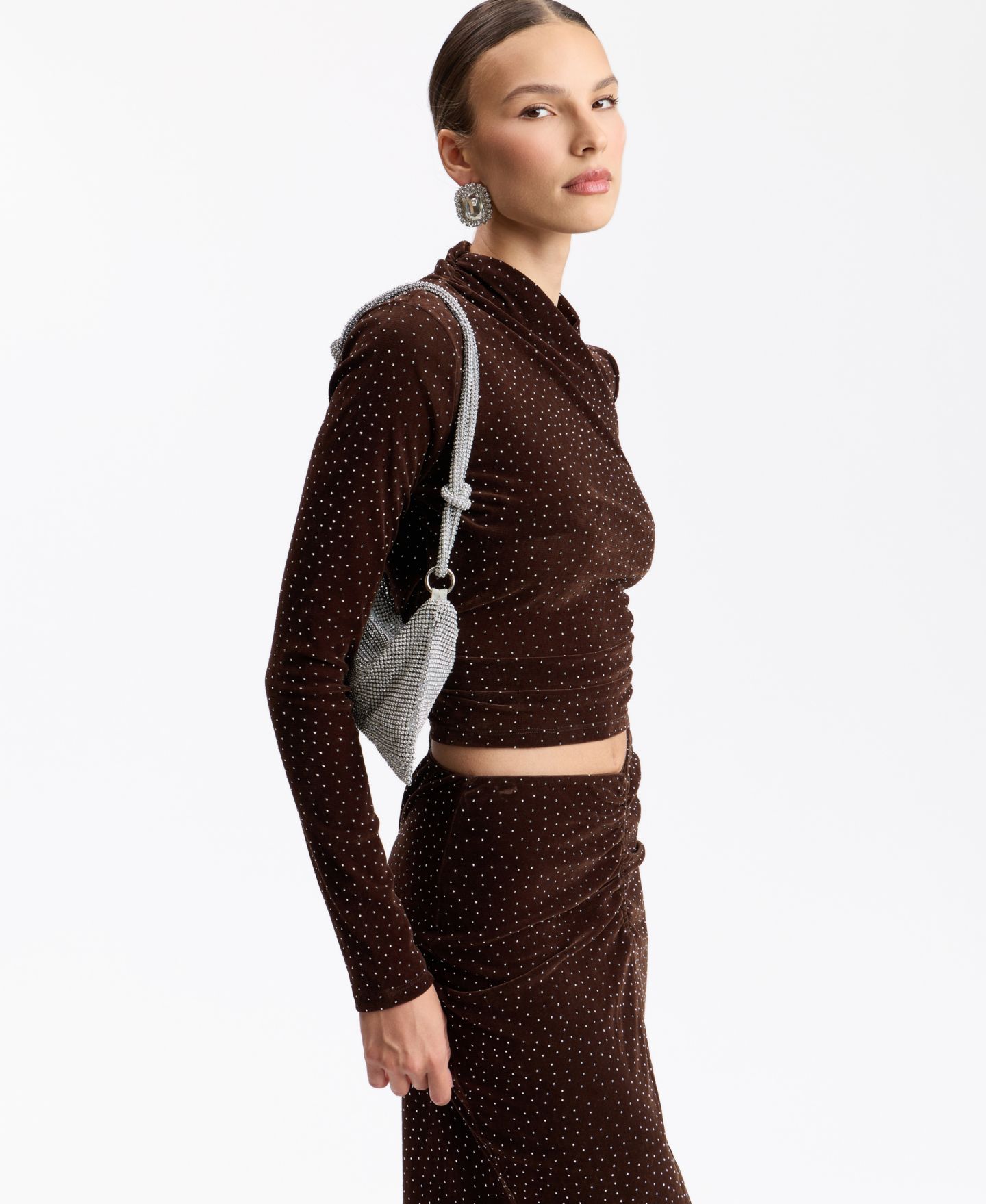 Женский топ Avec Les Filles Polka-Dot Wrap Long-Sleeve Crop, цвет: Коричневый — фото 4