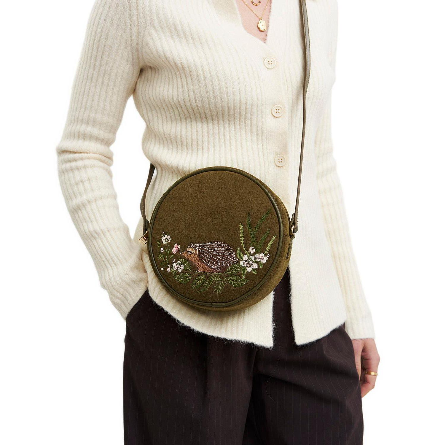 Женская сумка Fable England Chloe Hedgehog Embroidered Faux Suede Circle, цвет: Хаки — фото 2