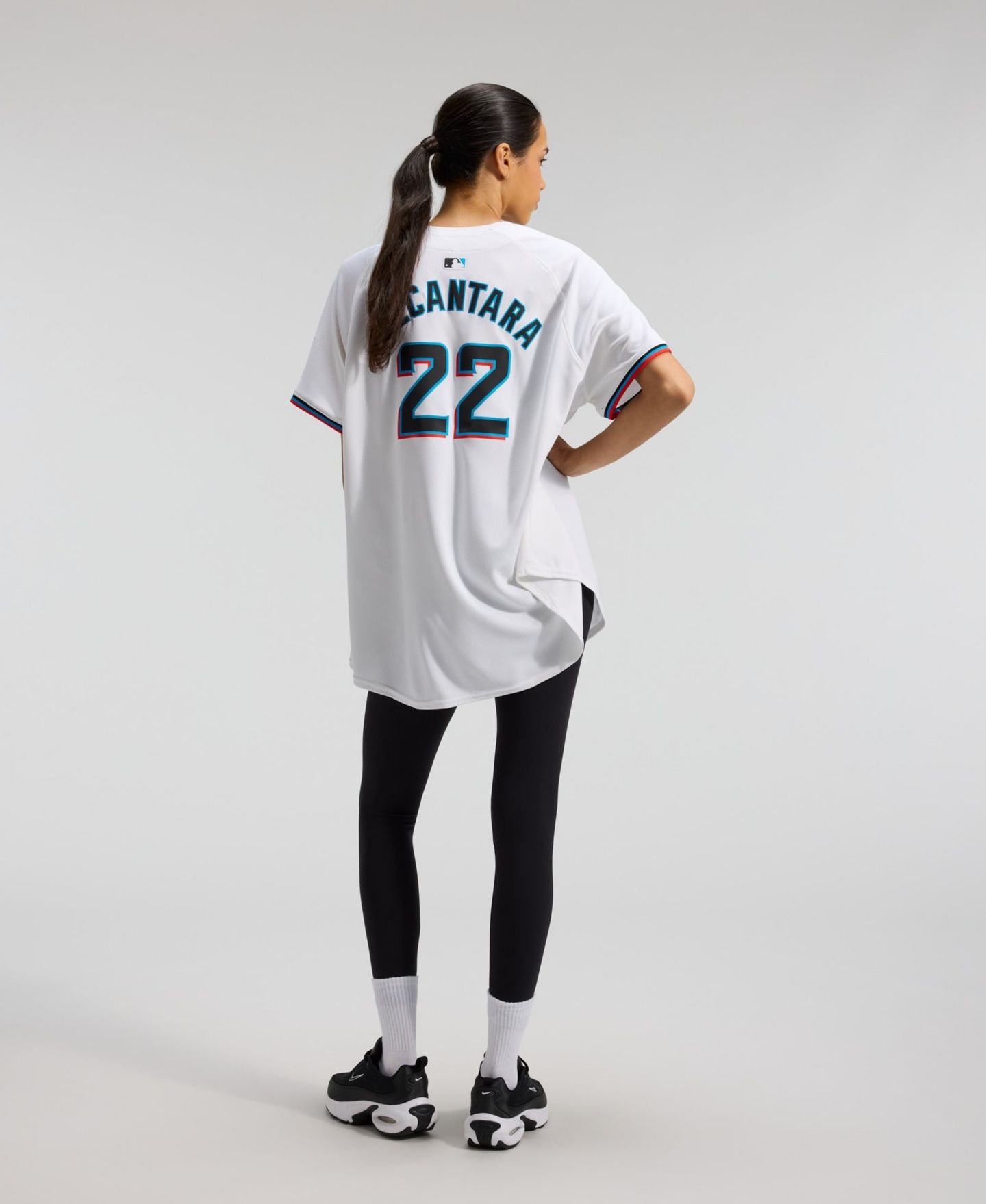 Женский топ Nike Sandy Alcantara White Miami Marlins Home Limited Player Jersey — фото 2