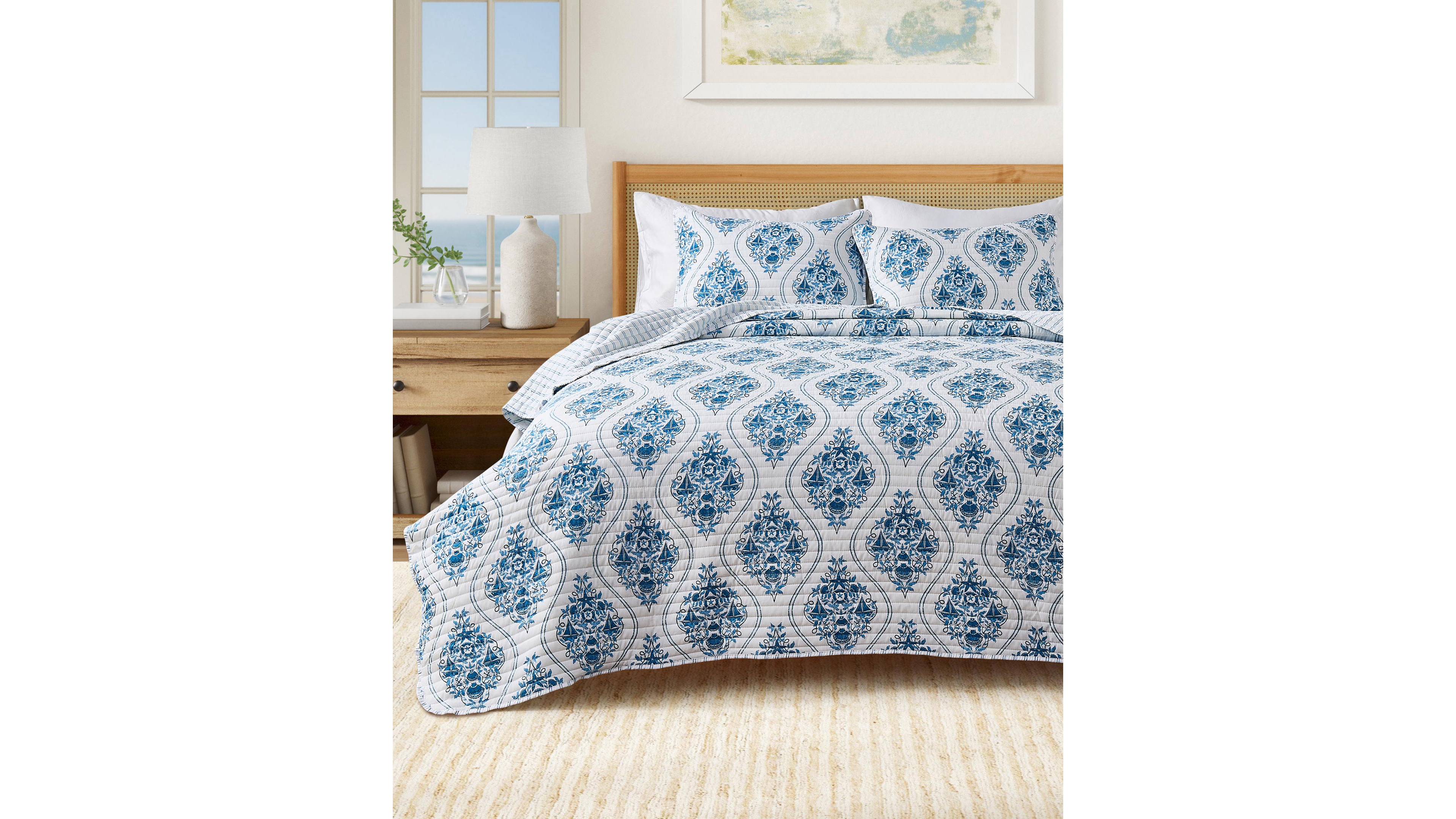Linery & Co Reversible Nautical Quilt Set