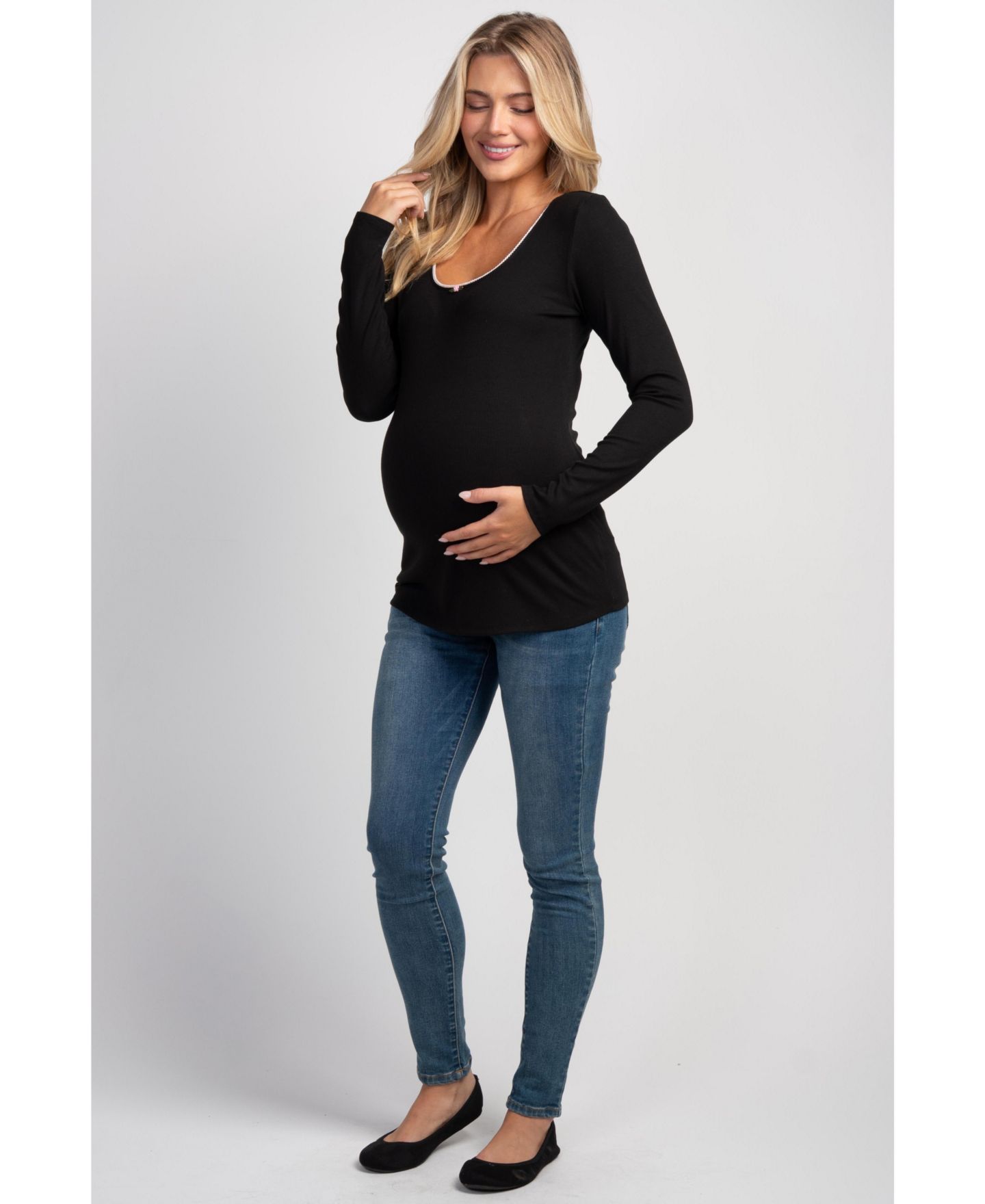 Женская футболка Hello Miz Maternity Long-Sleeve Scoop-Neck Lace-Trim, цвет: Чёрный — фото 3