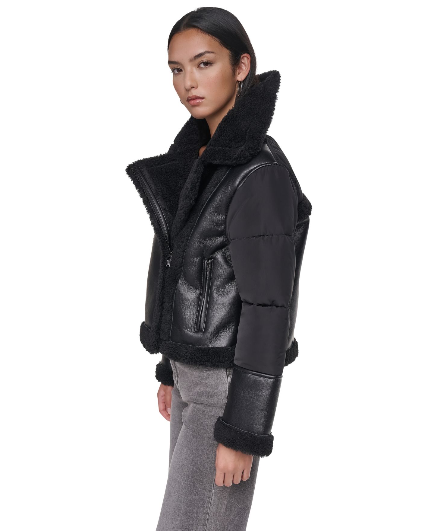 Женская короткая куртка DKNY из искусственной овчины с рукавами-фонариками, цвет: Чёрный — фото 4