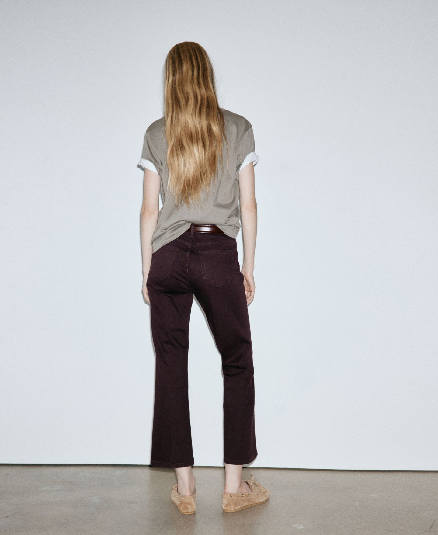 Женские джинсы MANGO Sienna Mid-Rise Flare Cropped Jeans, цвет: Винный — фото 5