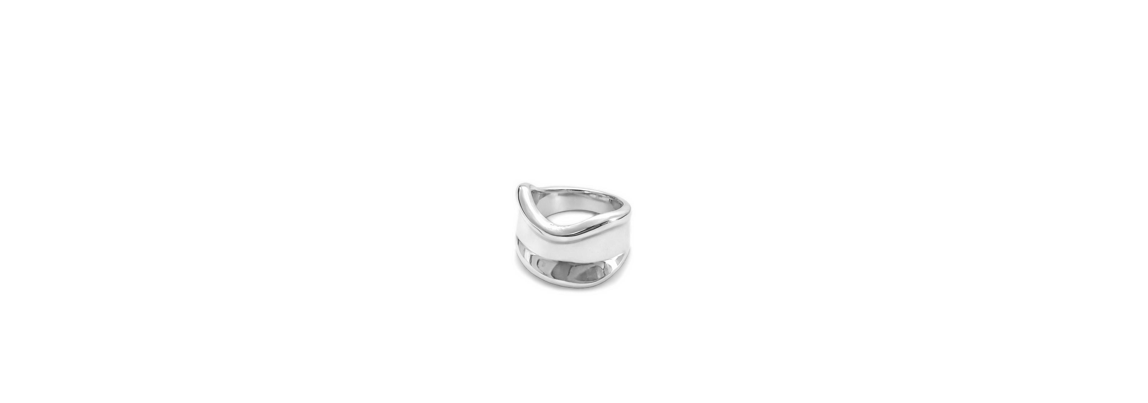 Yoj Molten Curve Ring in Silver