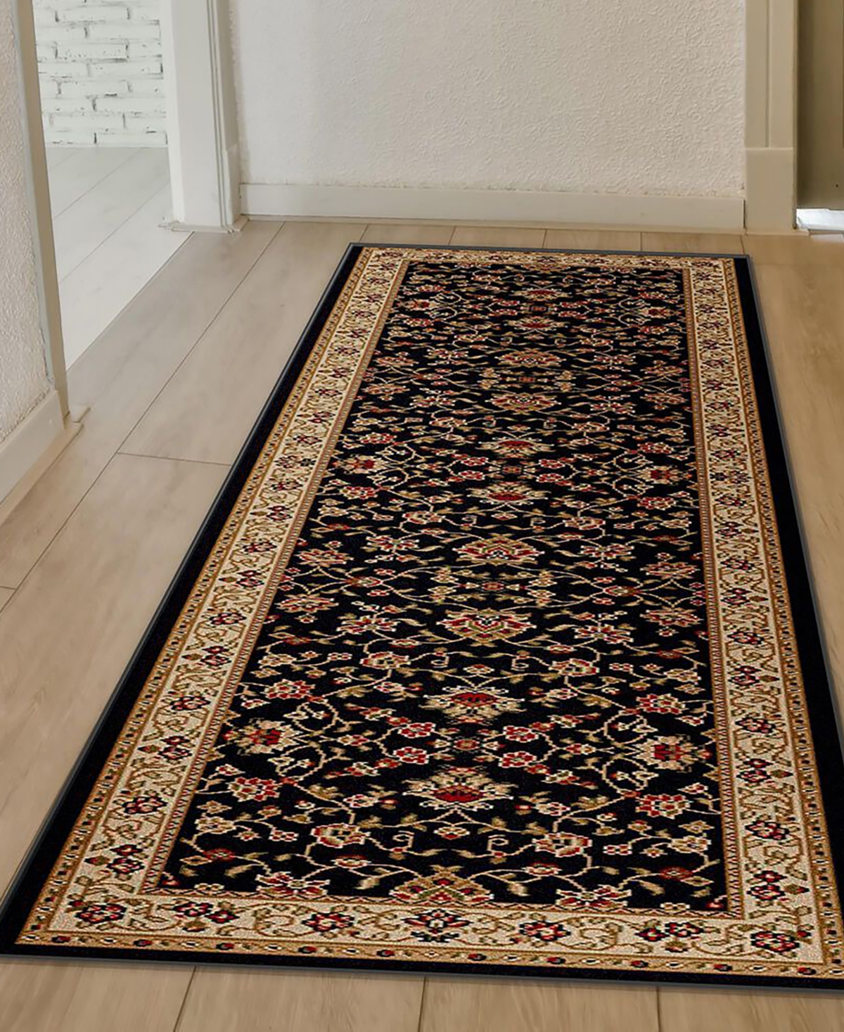 Closeout!! Km Home Pesaro Manor 2'2" x 7'7" Runner Area Rug