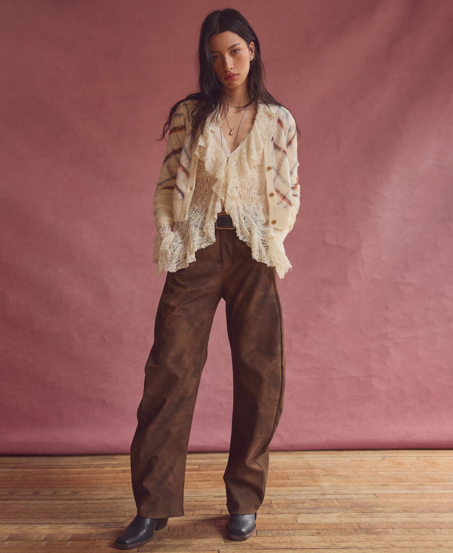 Женские брюки Free People Spotlight Faux-Suede Wide-Leg Trousers, цвет: Шоколадный коричневый — фото 6