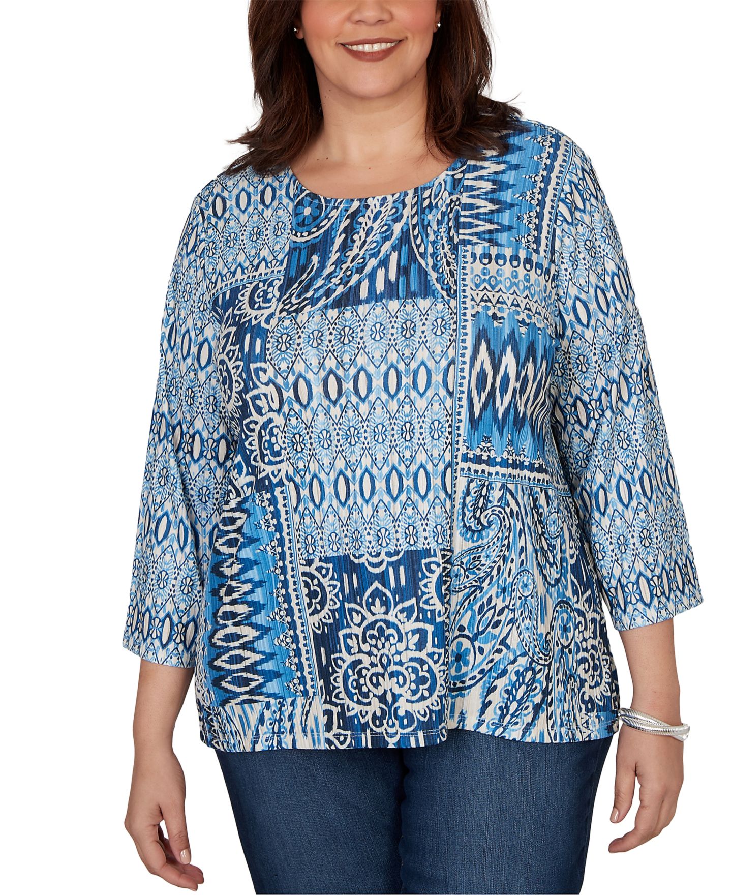 Женский топ Alfred Dunner Plus Size Medallion Navy Patchwork Knit, цвет: Тёмно-синий — фото 1