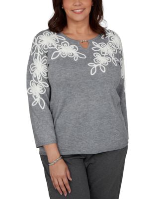 Plus Size 3/4-Sleeve Keyhole Neck Floral Embroidery Sweater