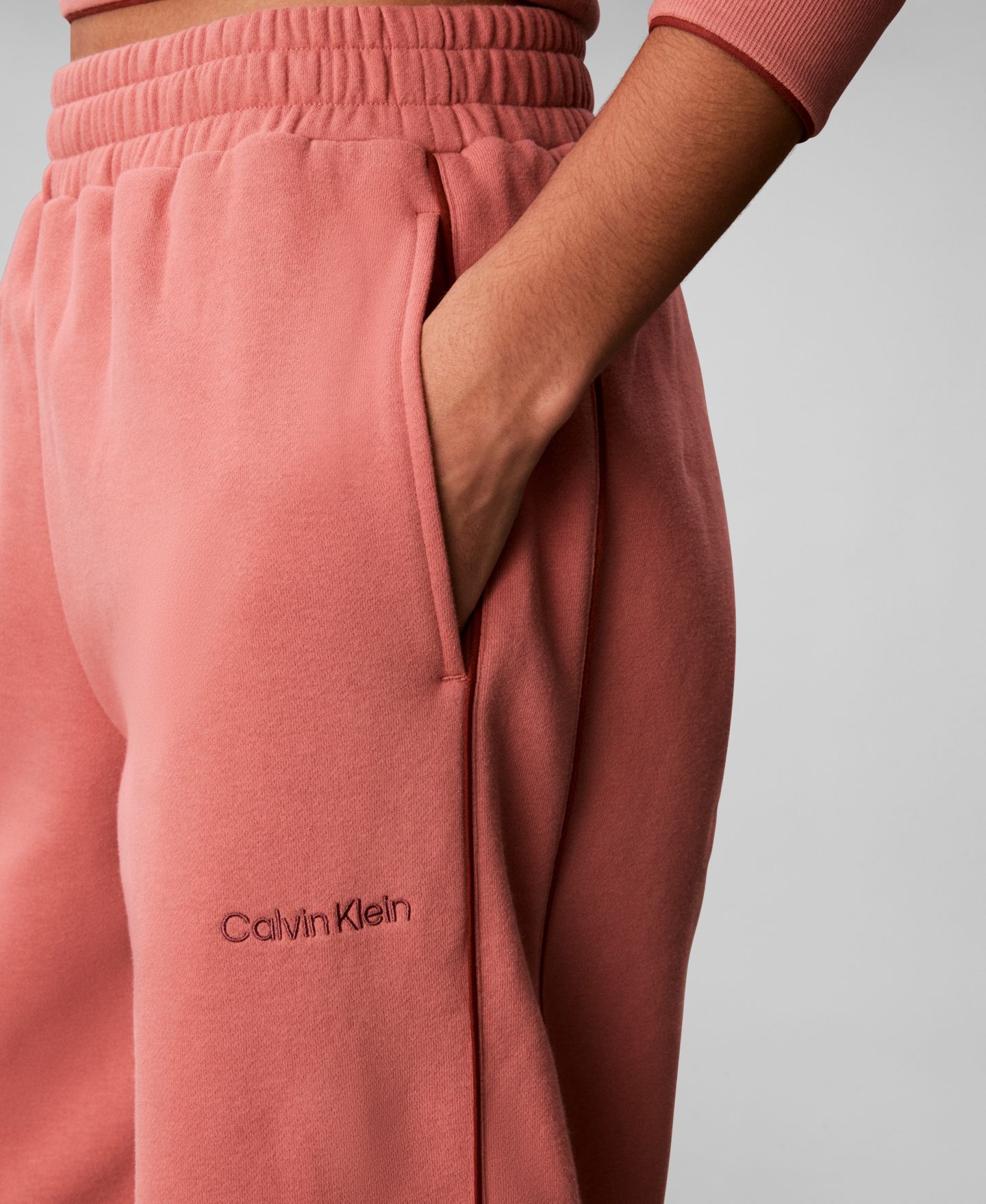 Женские брюки Calvin Klein Performance Piped Wide-Leg Sweatpants, цвет: Розовый — фото 4