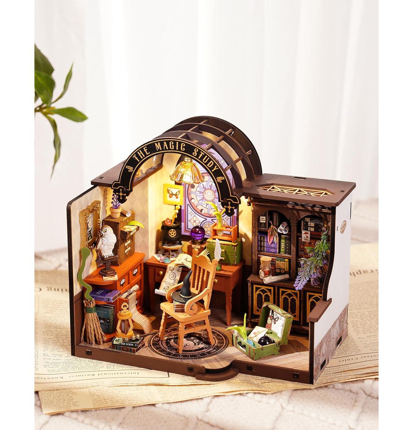 Набор для сборки миниатюрного домика Robotime Magic Study Wizard's Library с LED, 14+ — фото 2