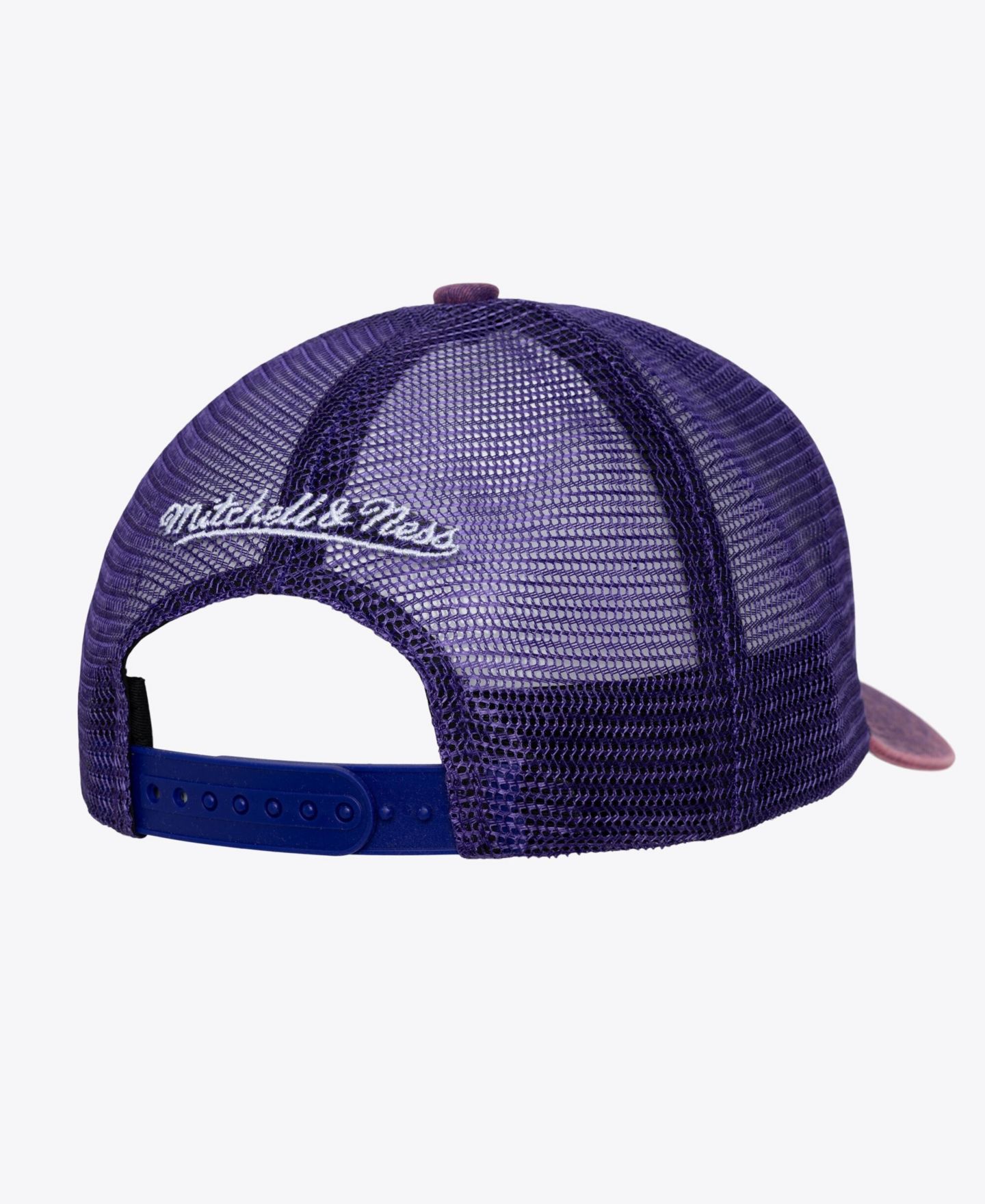 Мужская кепка Mitchell & Ness Purple Los Angeles Lakers Gameday Snow Wash Adjustable Trucker Hat — фото 2