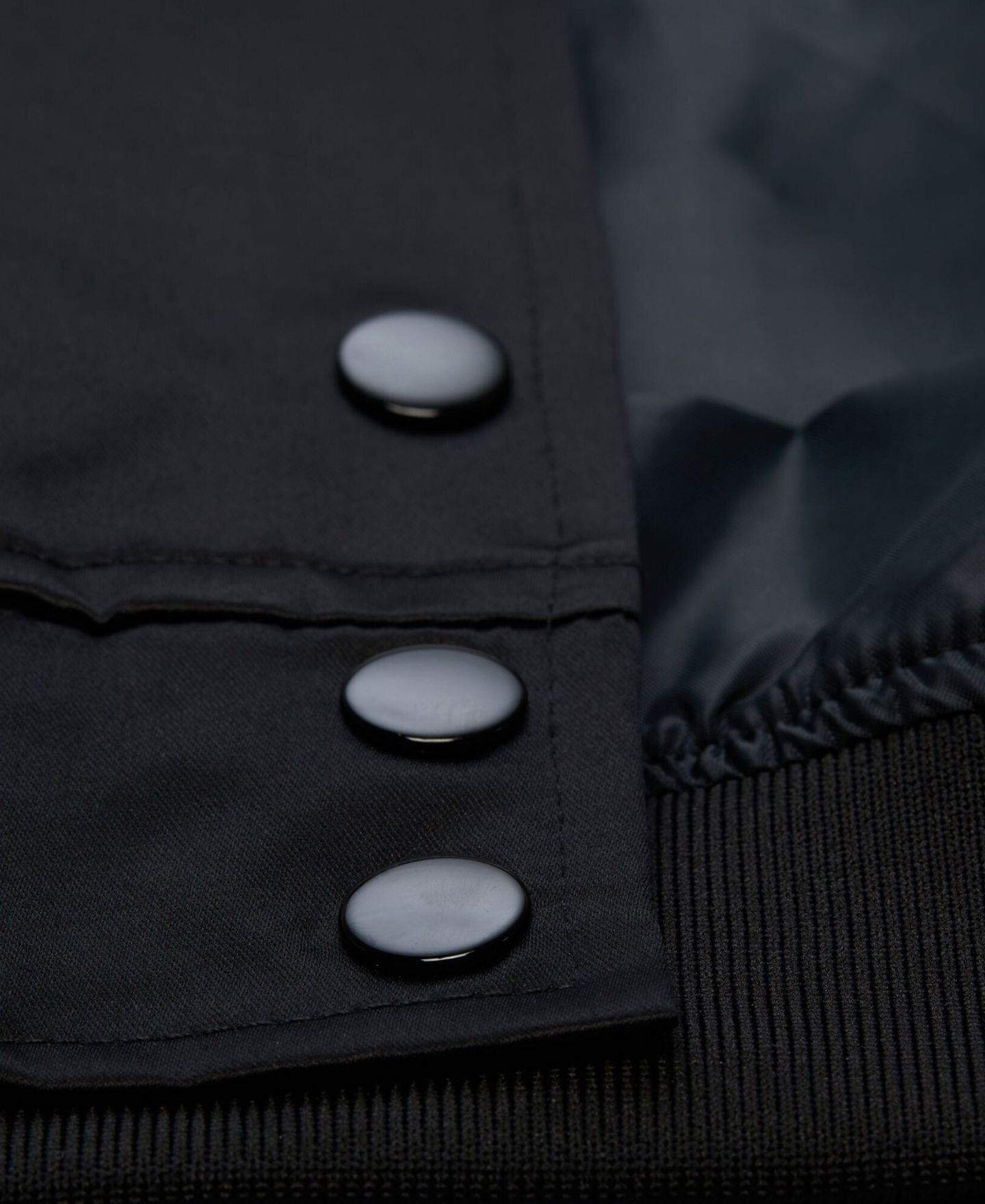 Женская куртка Mitchell & Ness Black Pittsburgh Steelers Full-Snap Satin — фото 7