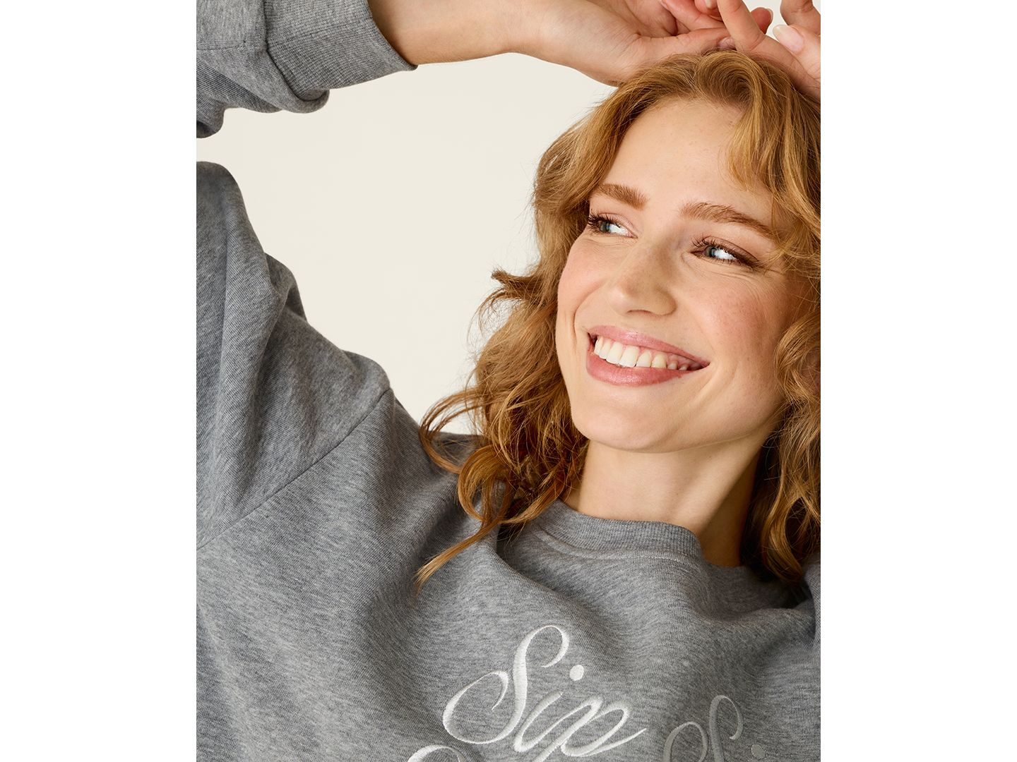 Женский свитер PJ SALVAGE Sip Sip Sparkle Long-Sleeve Crewneck, цвет: Серый — фото 4