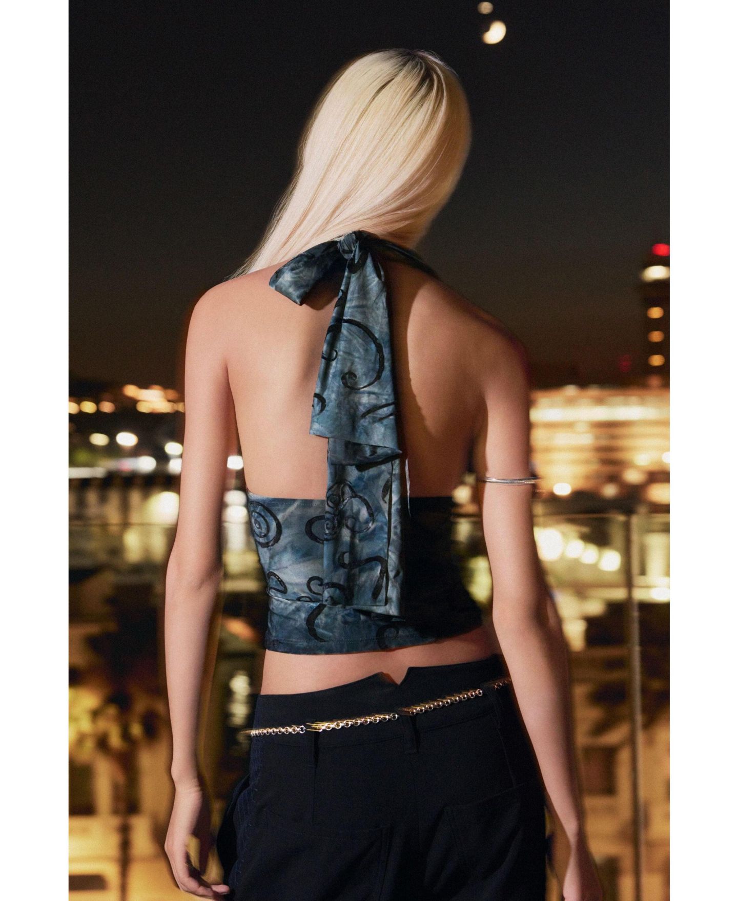 Женский топ Desigual Flocked Halter Crop, цвет: Тёмный синий — фото 3