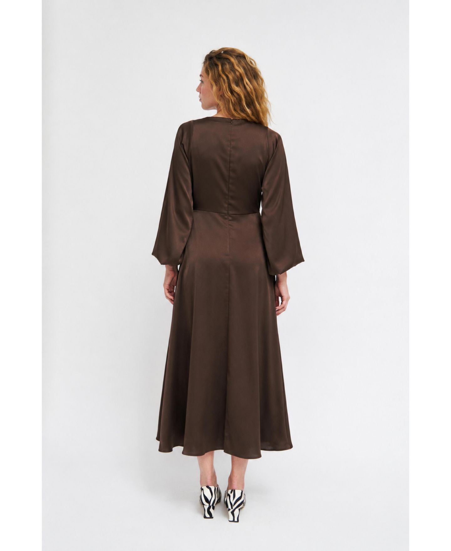 Женское платье CRAS Wrenlee Satin A-Line V-Neck Midi — фото 7