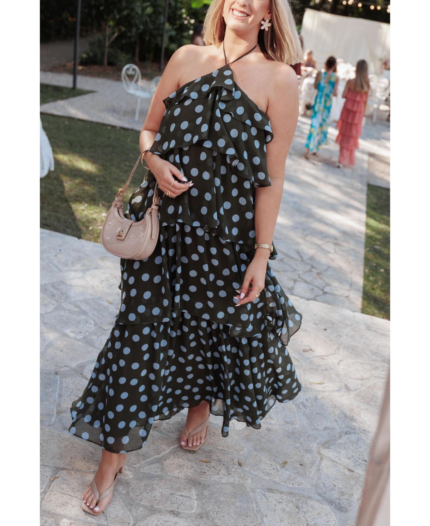 Женское платье Petal and Pup Chasity Halter Tiered-Ruffle Maxi, цвет: Оливковый в горошек — фото 5