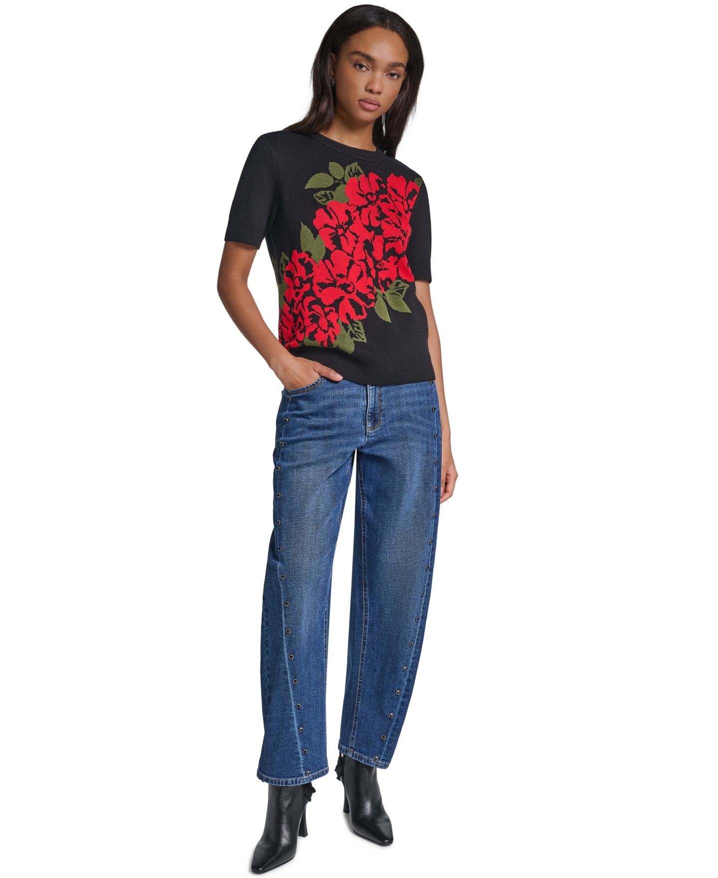 Женский свитер KARL LAGERFELD PARIS Petite Short-Sleeve Crewneck Rose-Print Pullover, цвет: Чёрный / Красный — фото 2