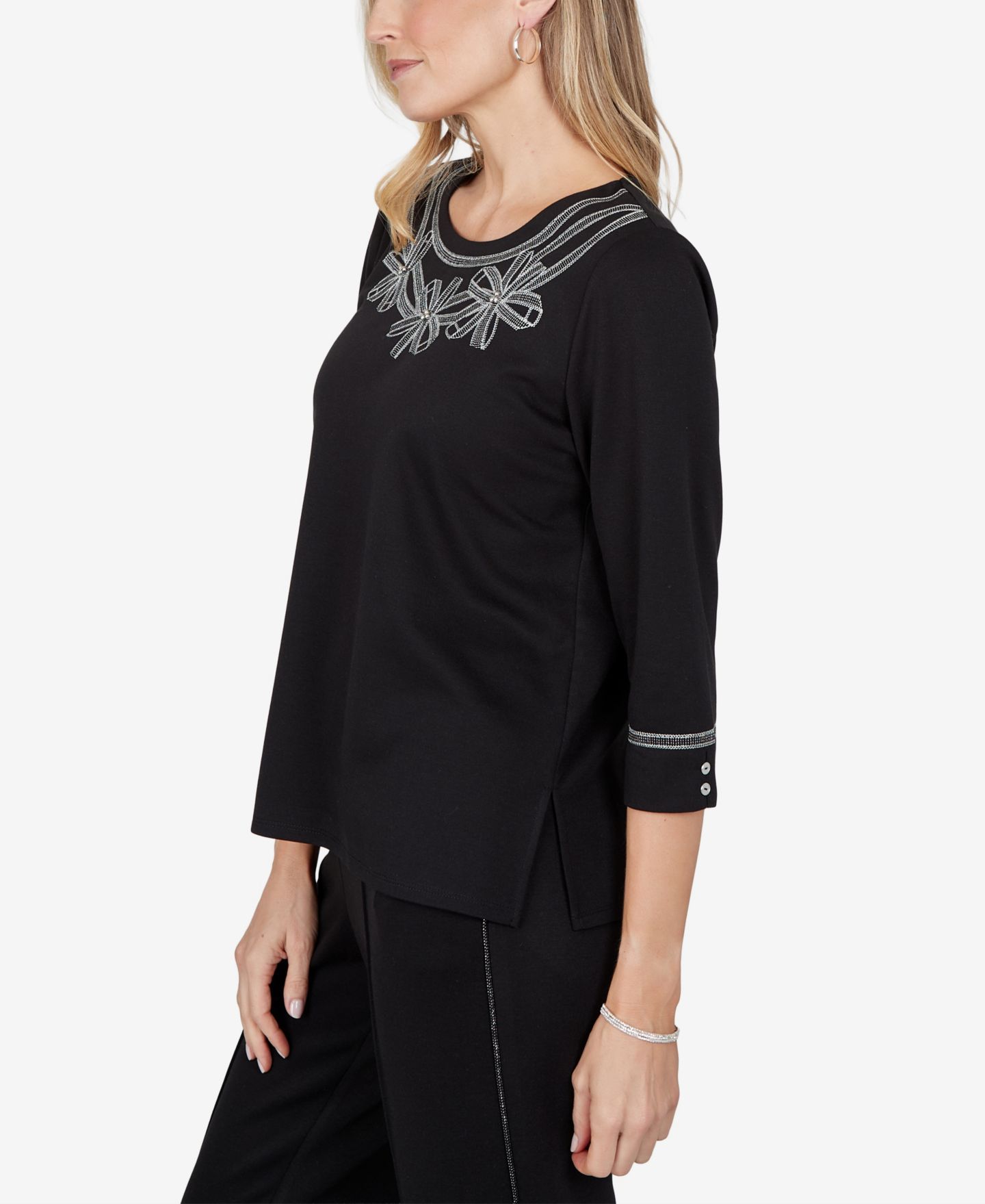 Женский топ Alfred Dunner Petite 3/4-Sleeve Crew Neck Side-Slit, цвет: Оникс — фото 2
