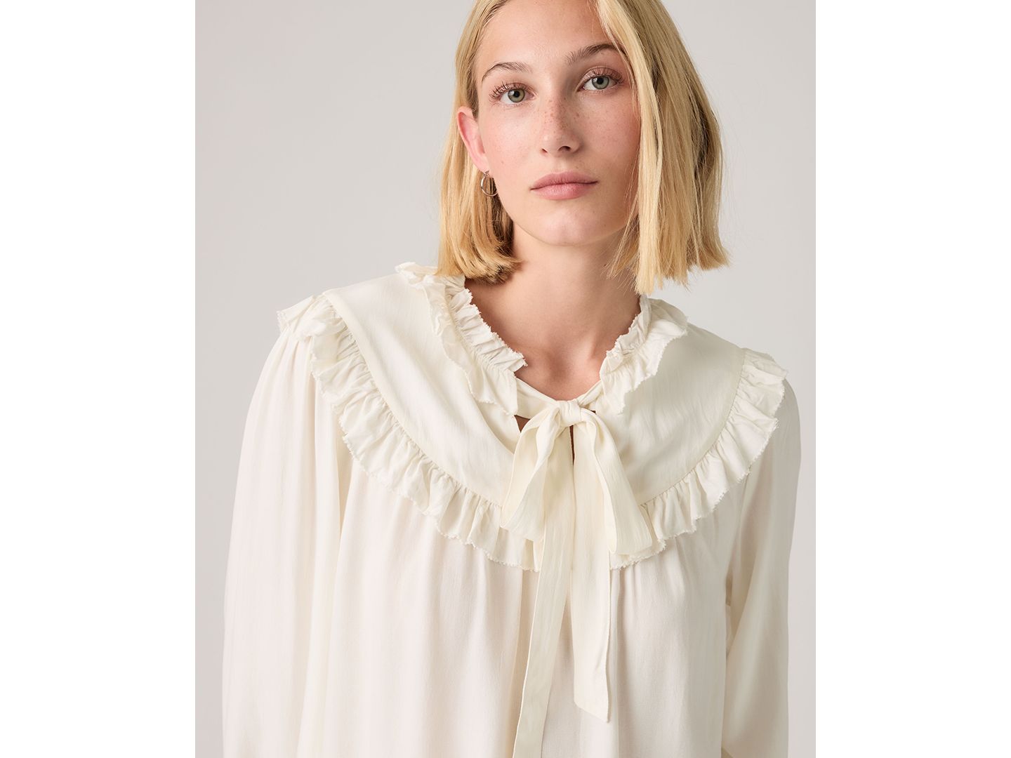 Женская блузка Levi's Premium Joelle Long-Sleeve Crewneck Ruffle, цвет: Egret — фото 3
