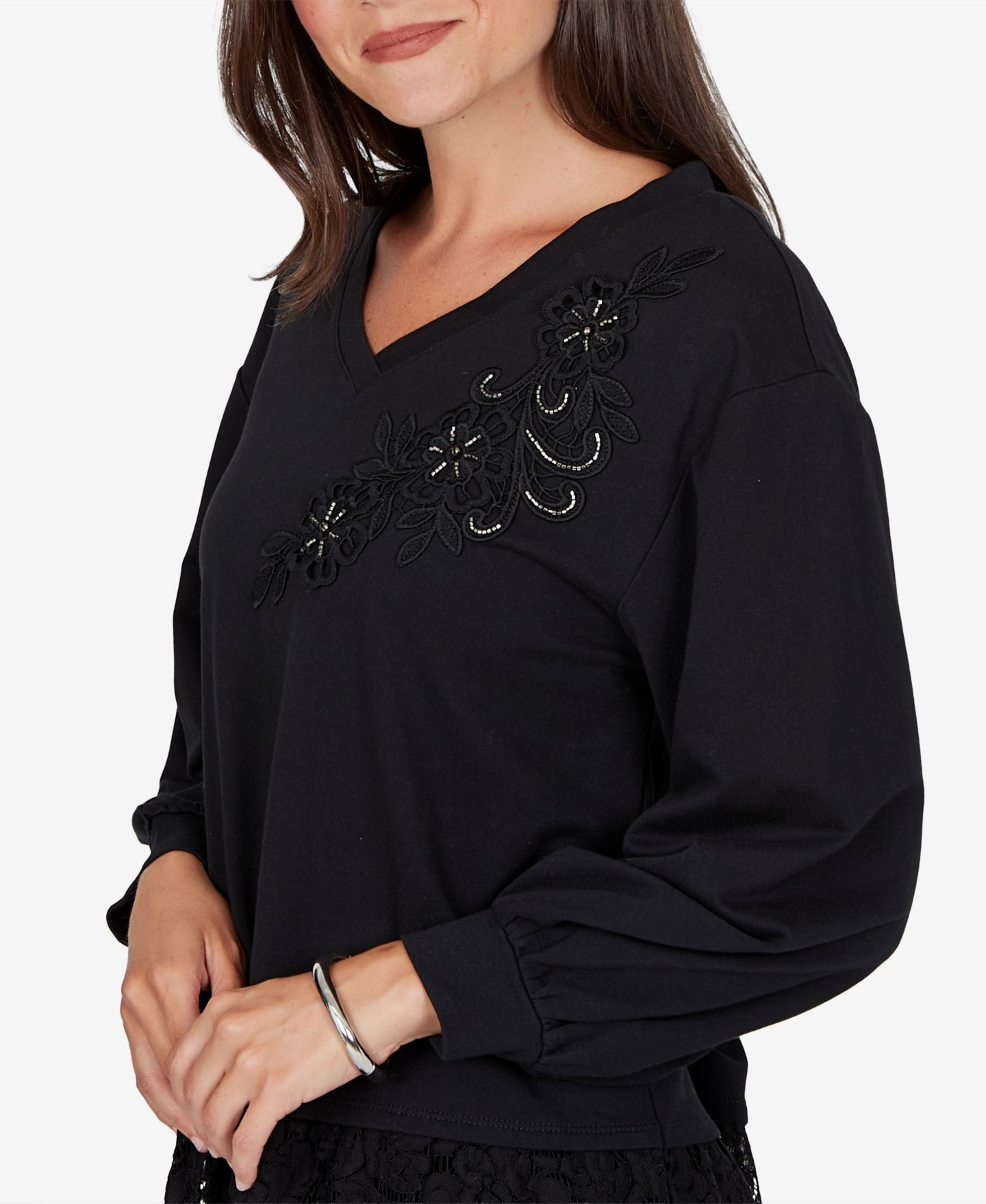 Женский свитер Ruby Rd. Petite Long-Sleeve V-Neck Lace Pullover, цвет: Чёрный — фото 4