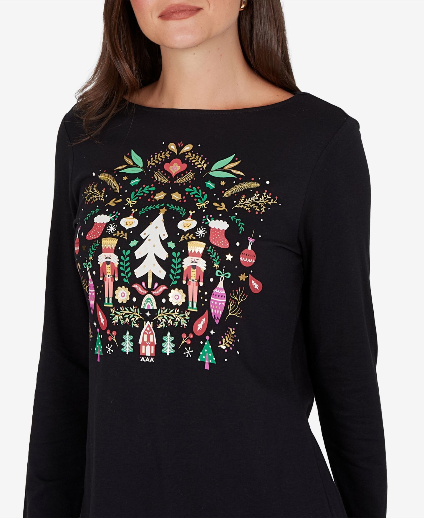 Женская футболка Ruby Rd. Petite Nutcracker Long-Sleeve Boat Neck, цвет: Чёрный разноцветный — фото 4