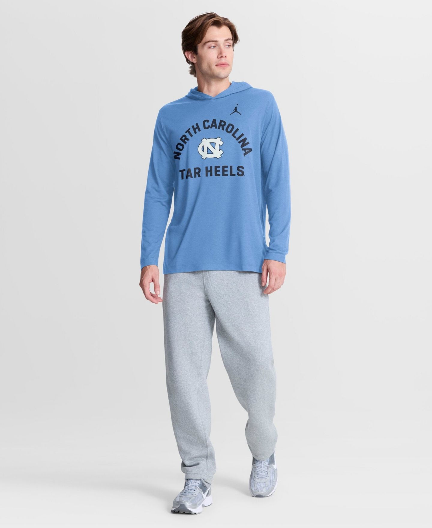 Мужские футболки Jordan Carolina Blue North Carolina Tar Heels Primetime Arch Tri-Blend Dri-FIT Long Sleeve Hooded — фото 3