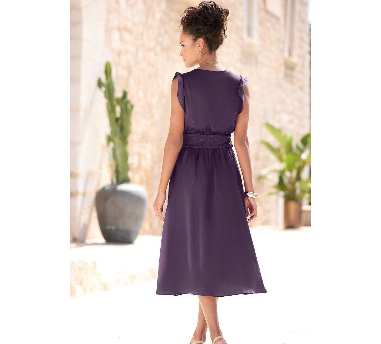 Женское платье Lascana Ruffle-Sleeve Satin High-Low Midi, цвет: Фиолетовый — фото 5
