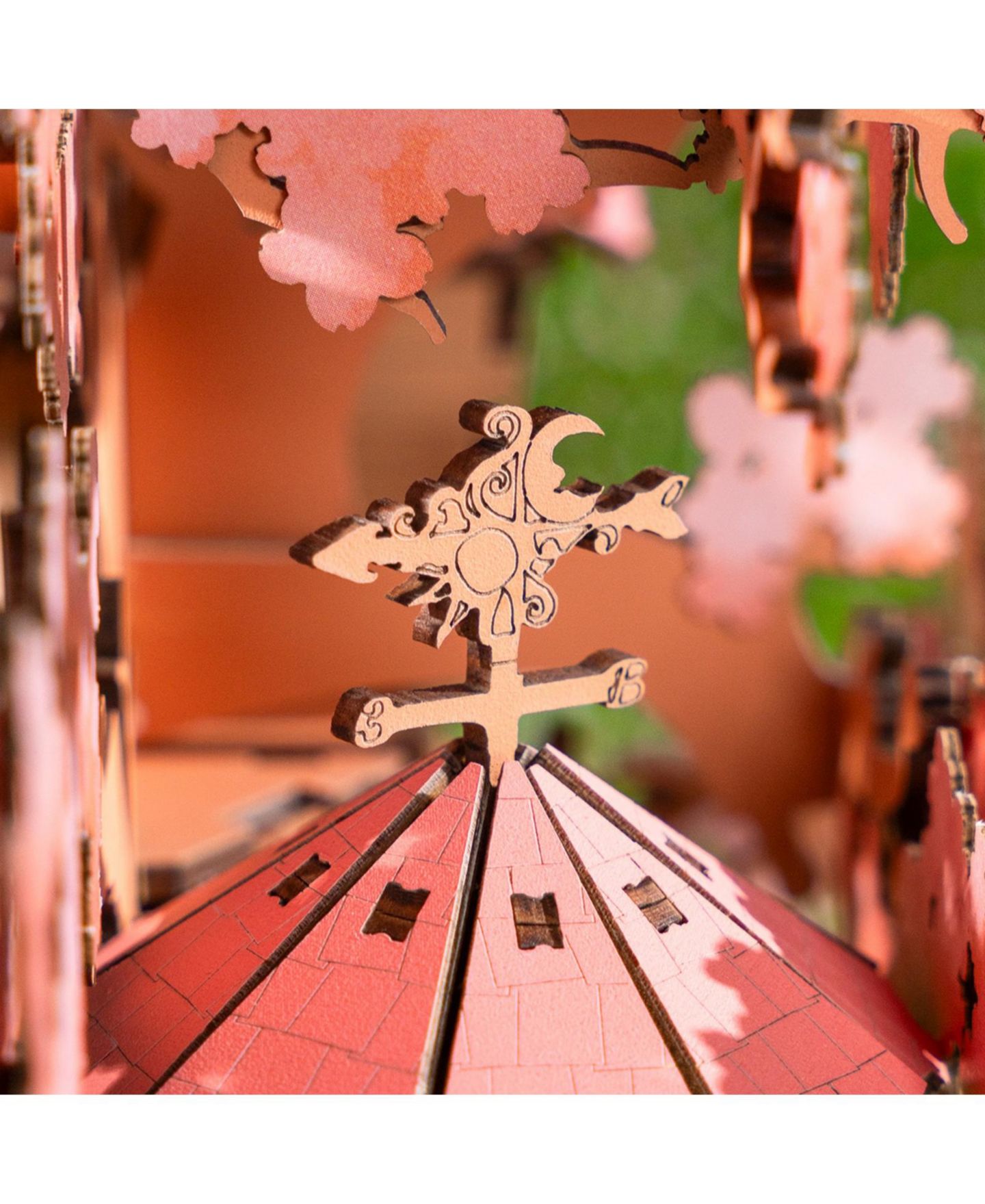 Детский конструктор Robotime Sakura Treehouse Cherry Blossom 535-Piece Wooden Building Set, Ages 14+ — фото 6