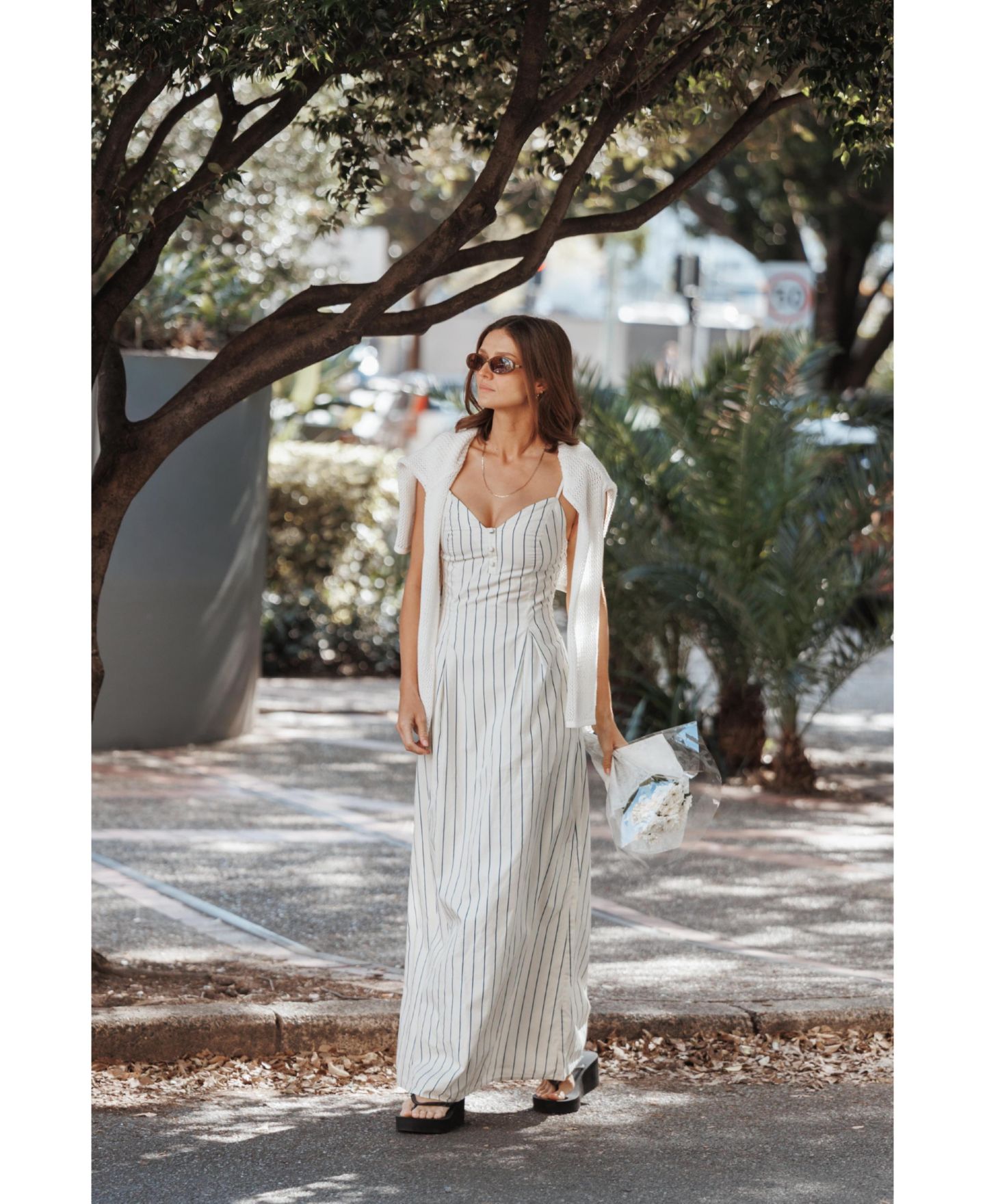 Женское платье Petal and Pup Jordin Sweetheart Neck Maxi, цвет: Слоновая кость / Синий полосатый — фото 6