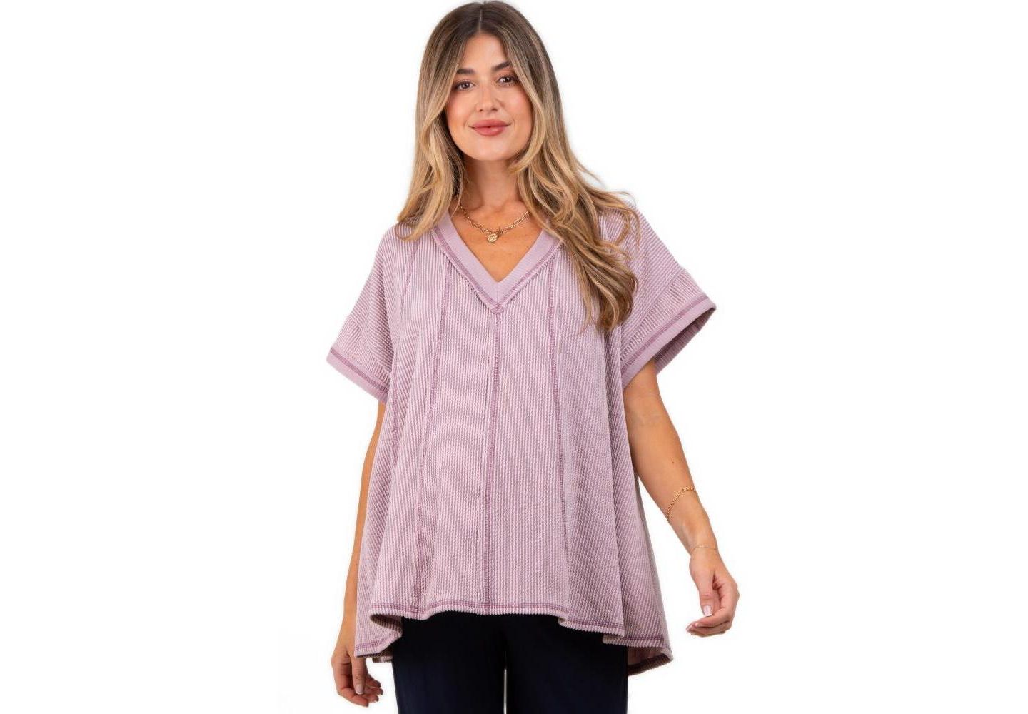 Женский топ Pinkblush Mauve Striped Ribbed V-Neck Oversized Short Sleeve, цвет: Розовато-лиловый — фото 2