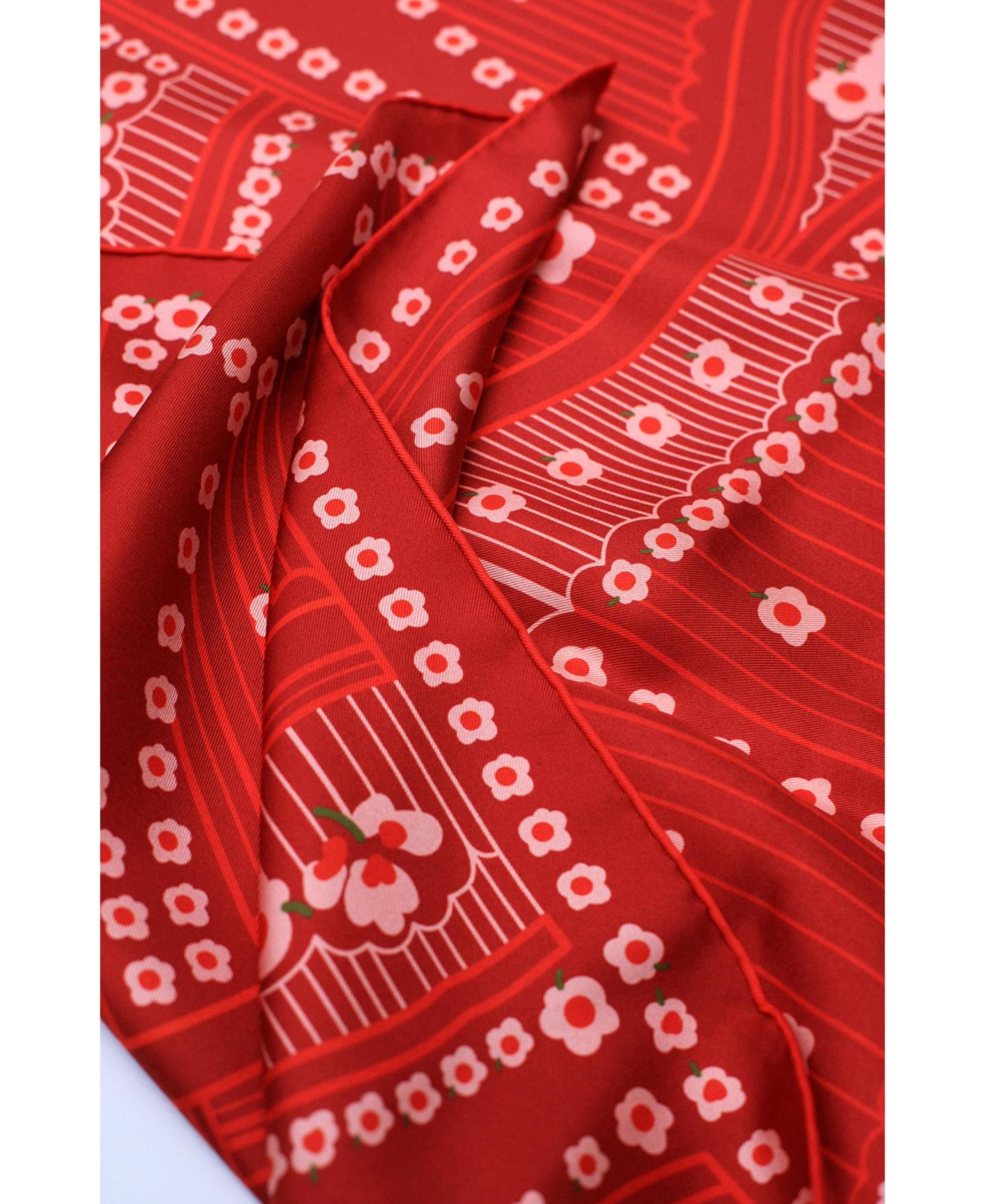 Женский шарф Jessie Zhao New York 25" W x 25" L Scarlet Rhythm Double-Sided Silk, цвет: Красный — фото 7