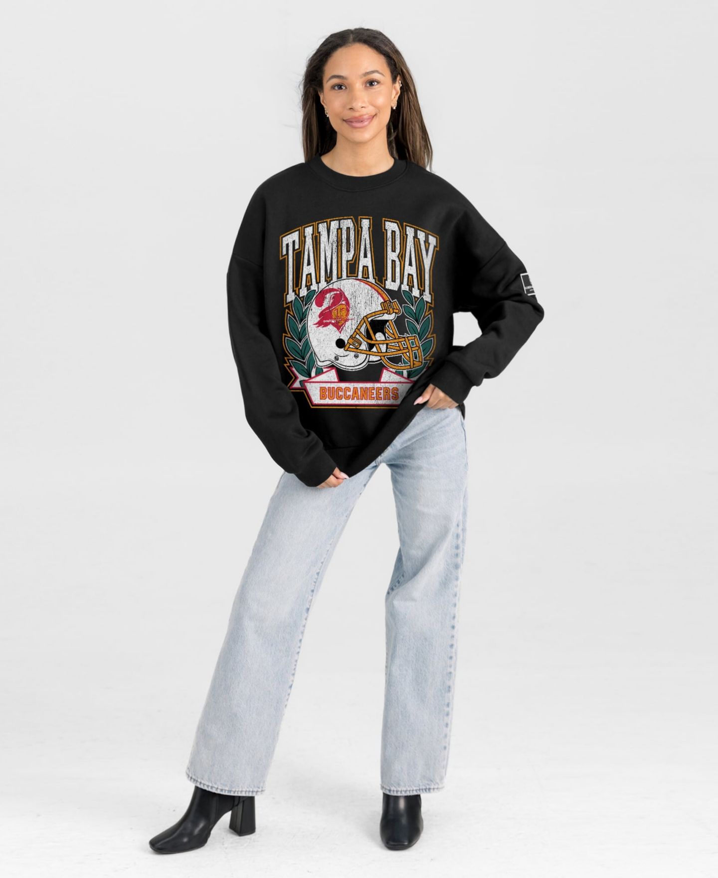 Женская толстовка Gameday Couture Black Tampa Bay Buccaneers Oversized Victory Lane Black Label Premium Fleece — фото 5