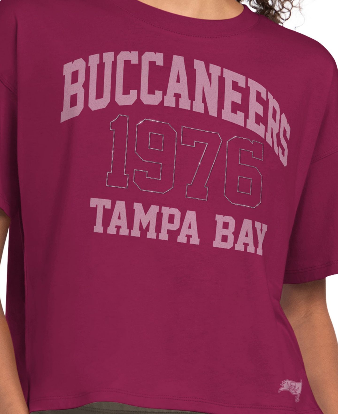 Женская футболка Starter Maroon Tampa Bay Buccaneers Rhinestone Boxy Cropped — фото 2