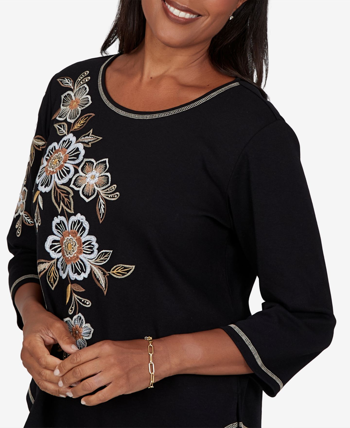 Женский топ Alfred Dunner Petite 3/4-Sleeve Floral Embroidered, цвет: Чёрный — фото 4