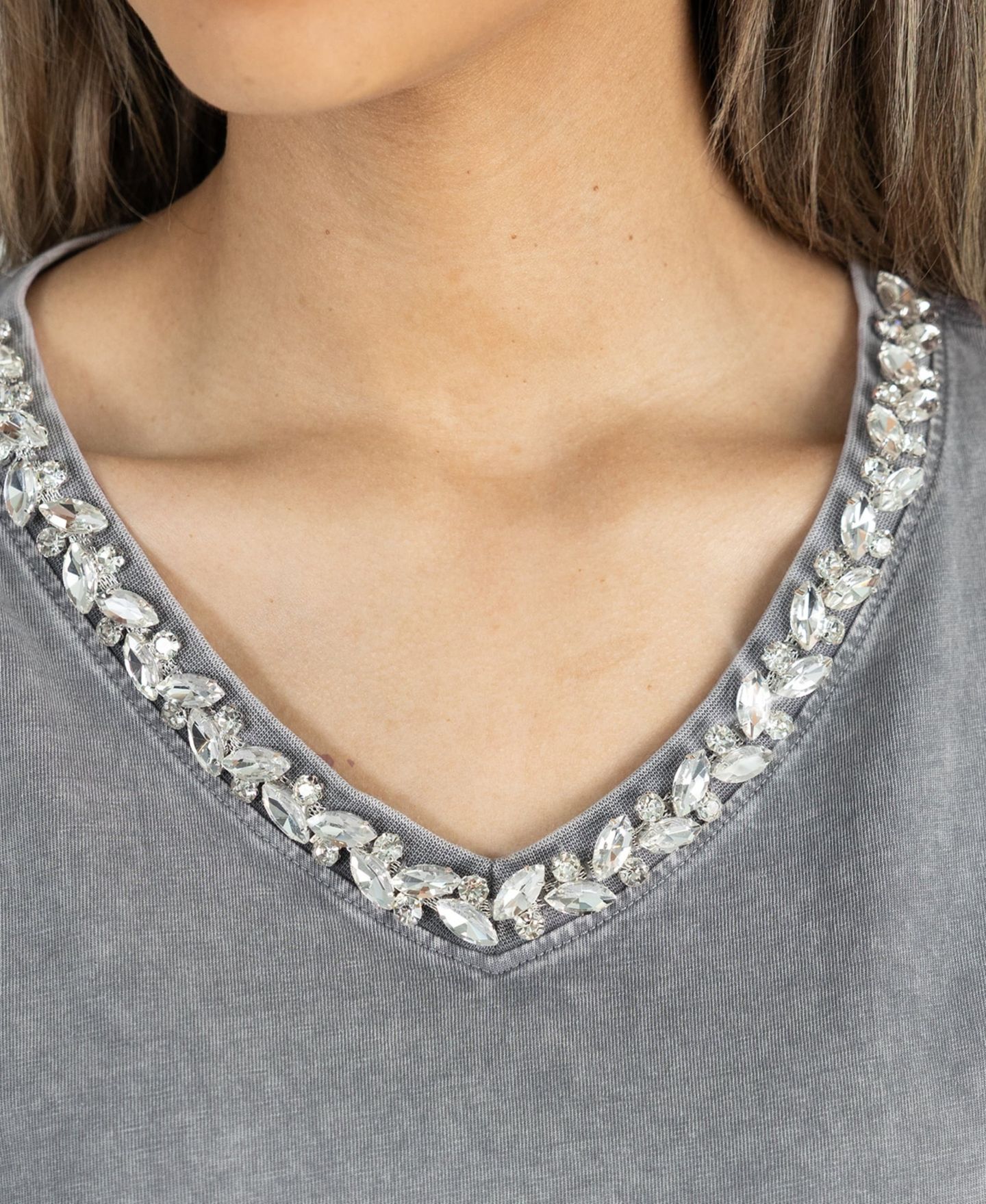 Женская футболка Gameday Couture Gray Nebraska Huskers Iconic Edge Rhinestone V-Neck — фото 6