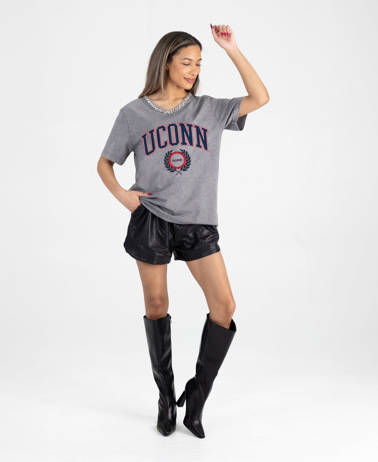Женская футболка Gameday Couture Gray UConn Huskies Iconic Edge Rhinestone V-Neck — фото 3