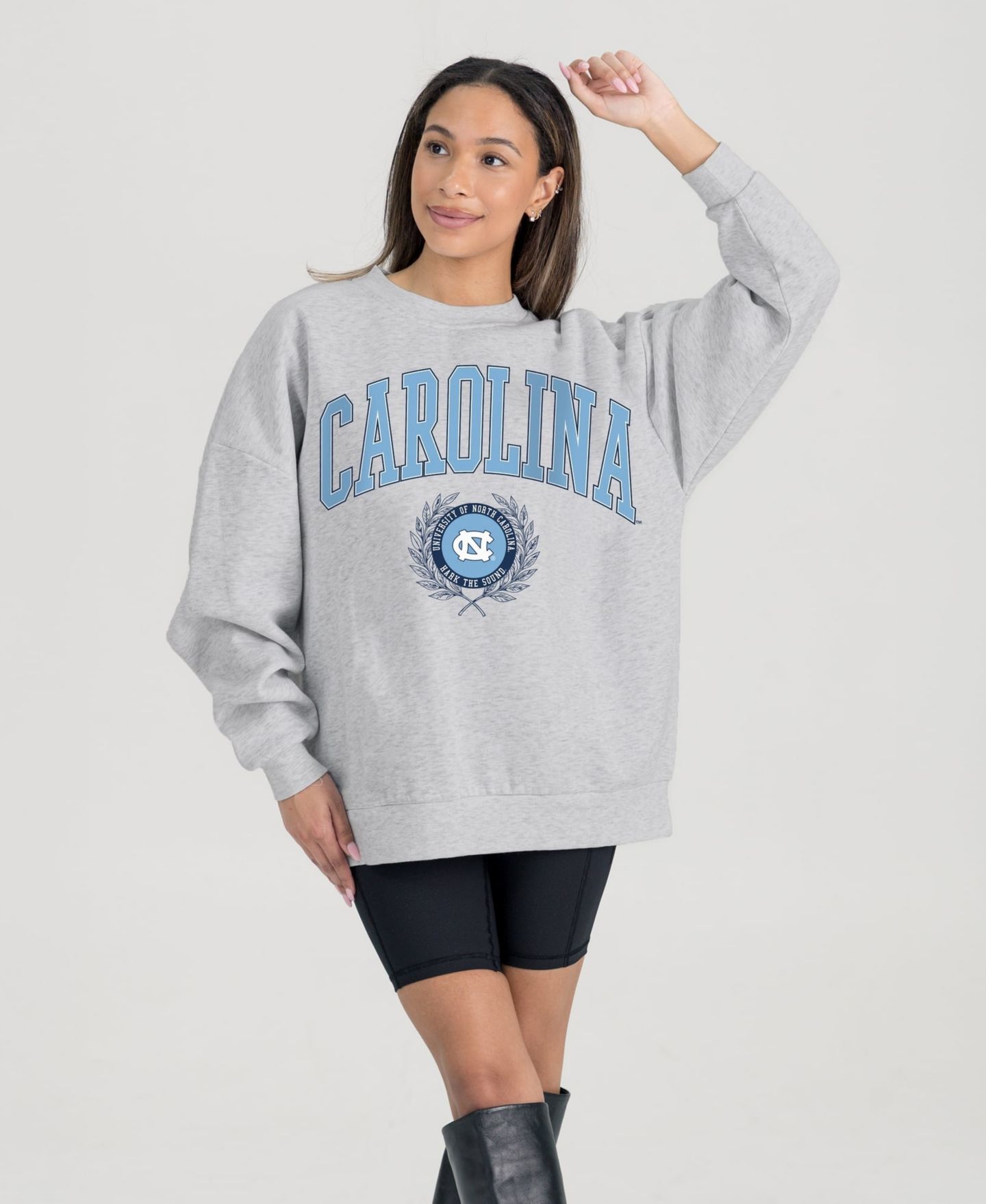 Женские толстовки Gameday Couture Ash North Carolina Tar Heels Oversized Tradition Refined Premium Fleece — фото 2
