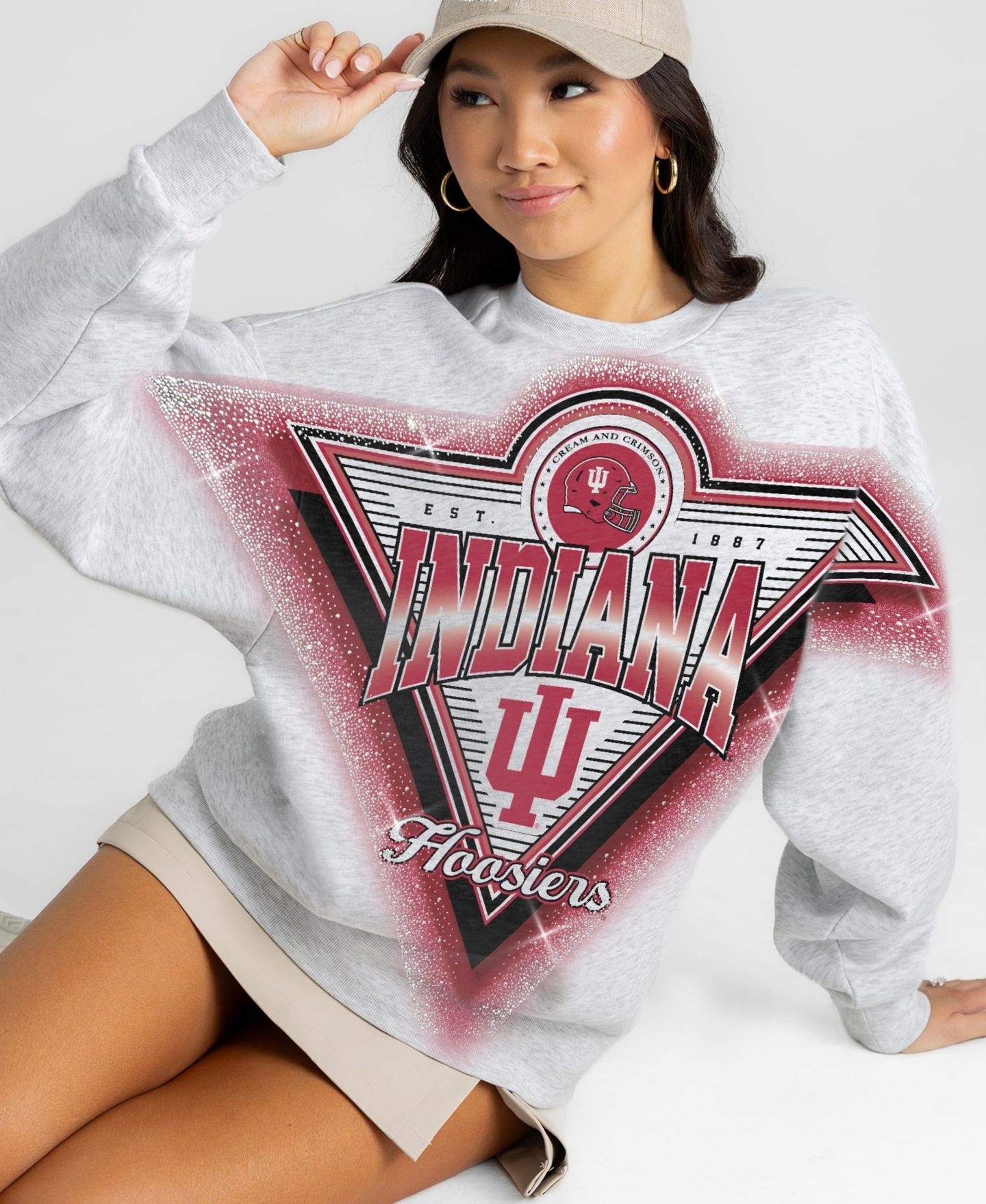 Женская толстовка Gameday Couture Heather Gray Indiana Hoosiers Chasing Victory Rhinestone Spray Oversized Fleece — фото 4