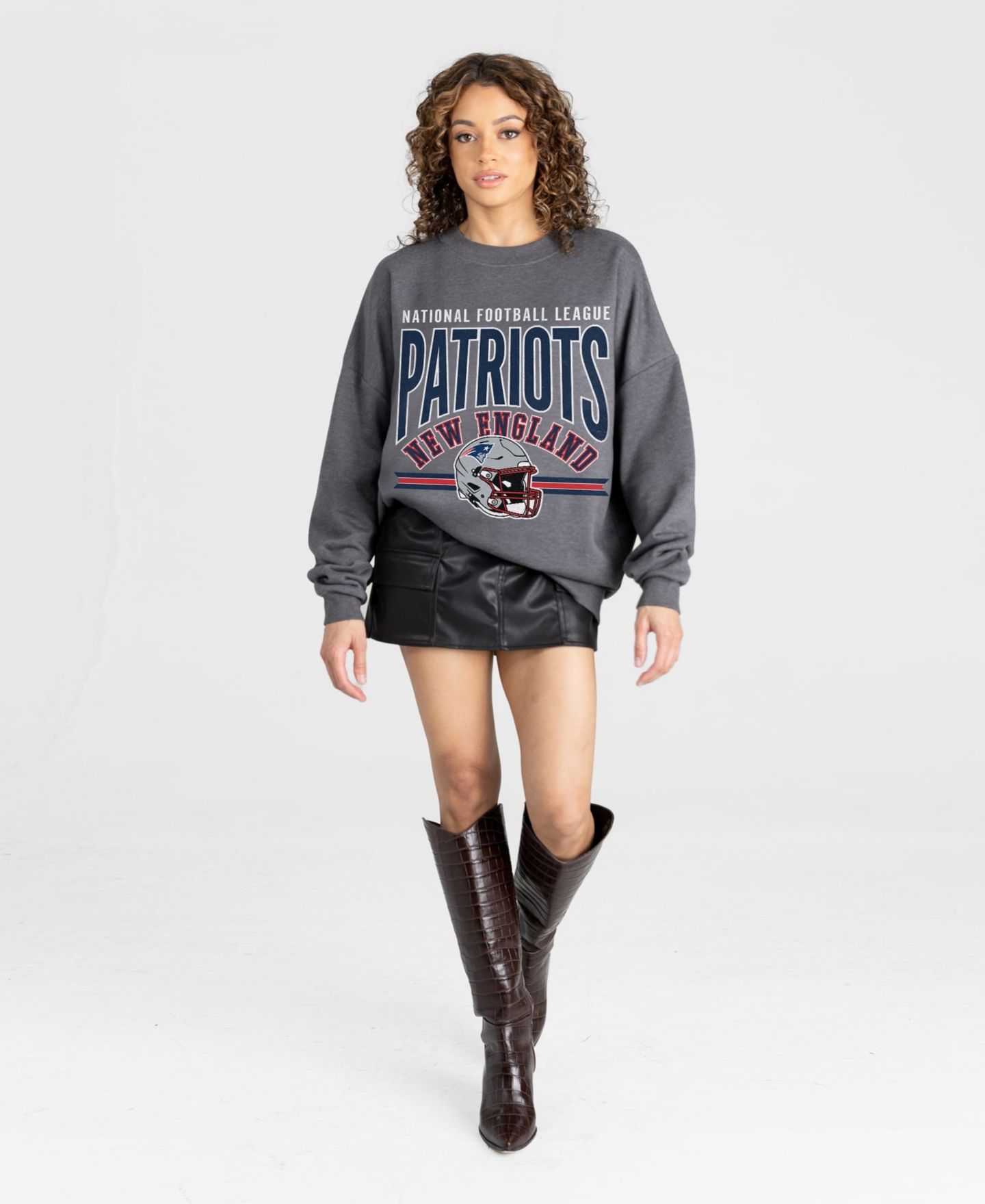 Женская толстовка Gameday Couture Charcoal New England Patriots Kickoff Classic Oversized Premium Drop Shoulder — фото 3