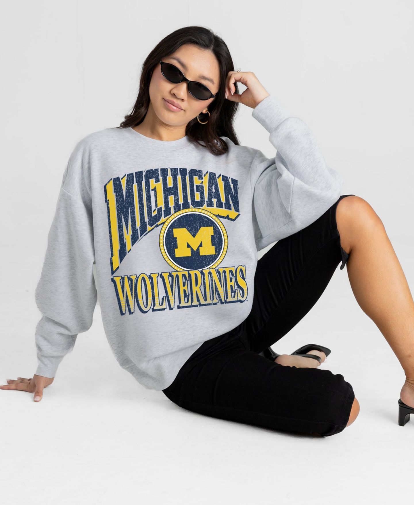 Женская толстовка Gameday Couture Ash Michigan Wolverines Game On — фото 3