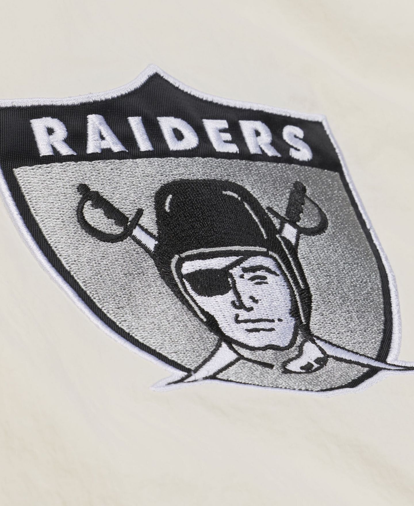 Мужская куртка Mitchell & Ness Cream Las Vegas Raiders Retro Roots Coaches — фото 4