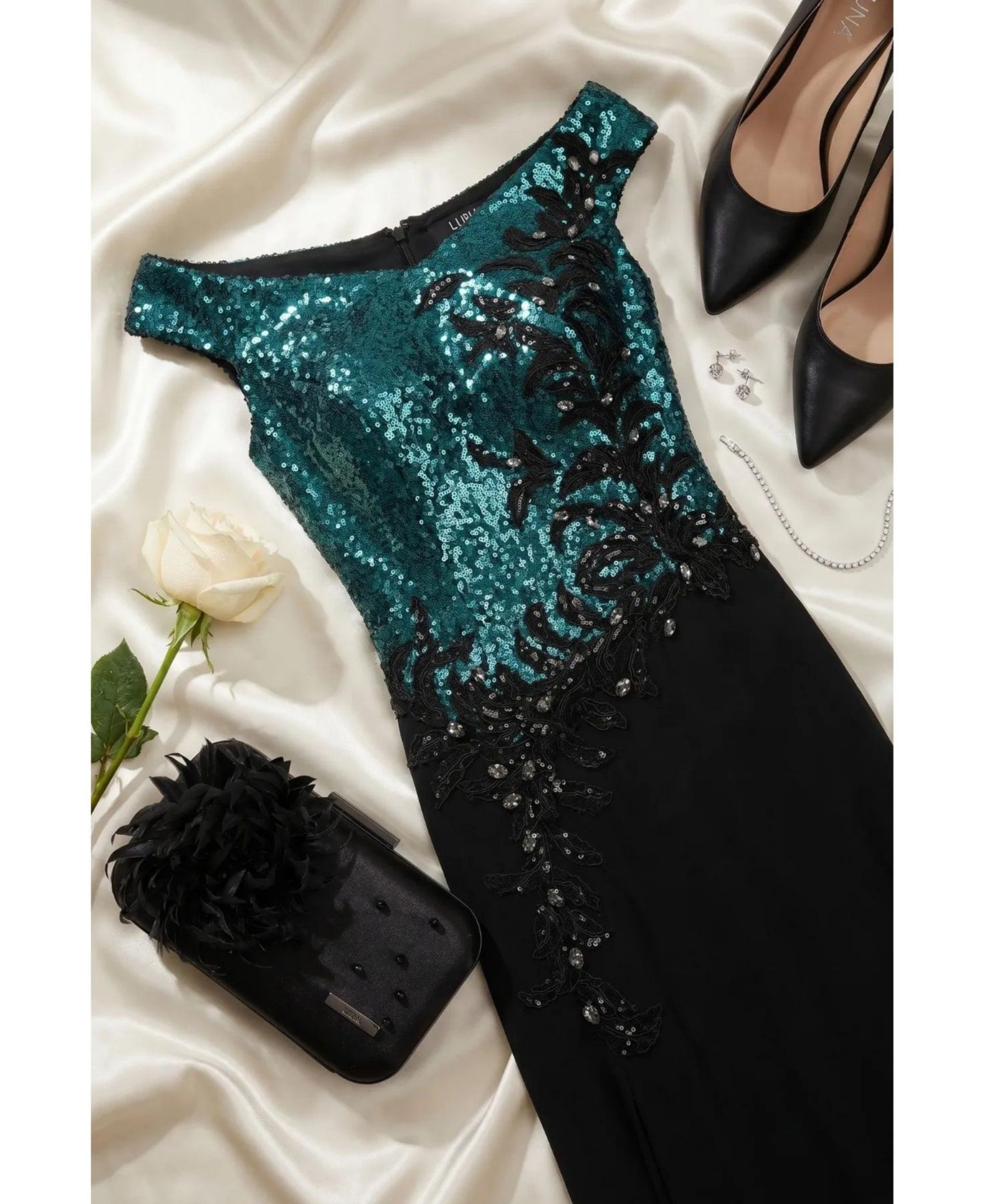 Женское платье Luna Fashion House Greta Floor-Length Sequin Floral-Applique Gown — фото 5