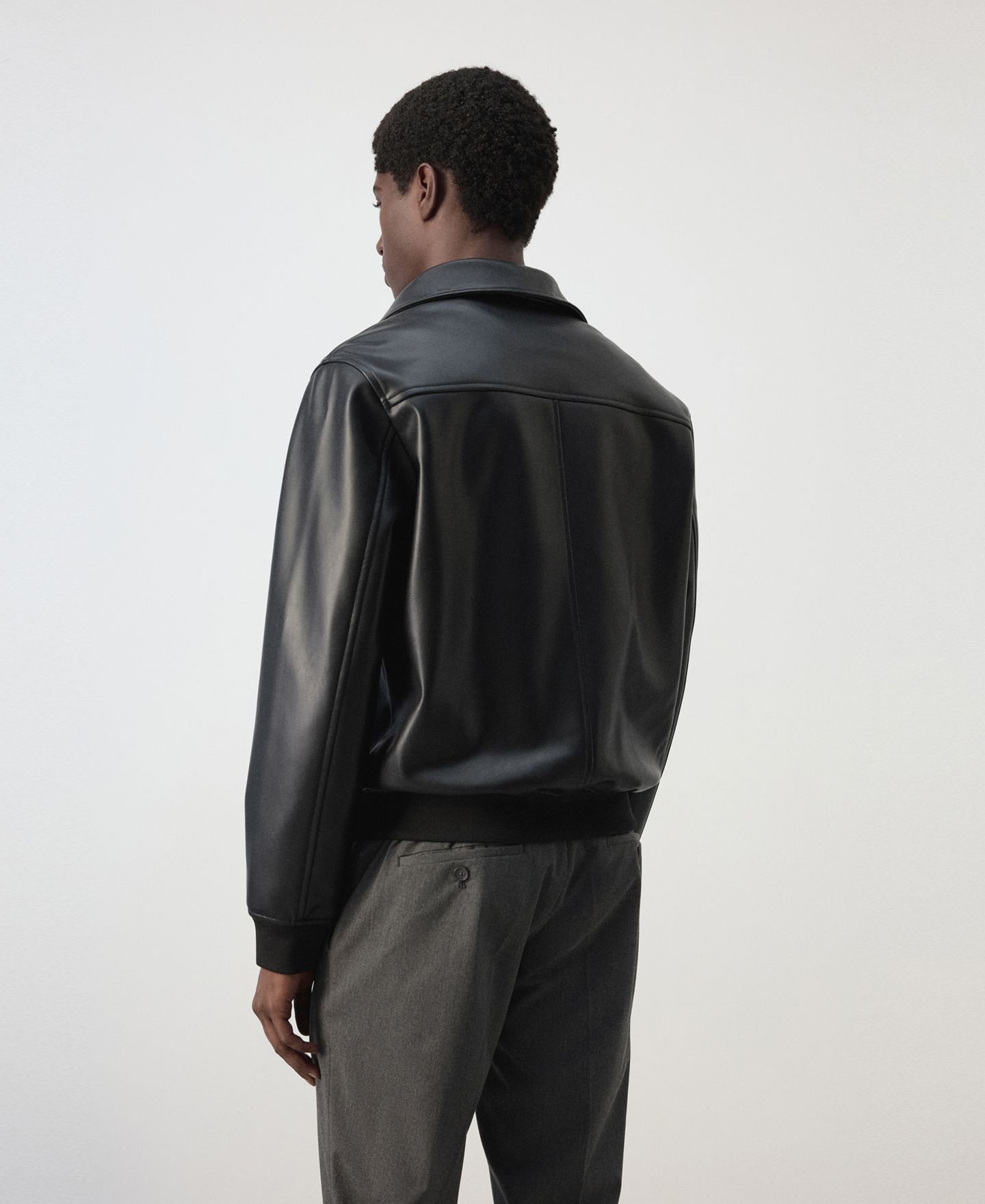 Мужская куртка Mango Julio Slim-Fit Bomber, цвет: Чёрный — фото 5
