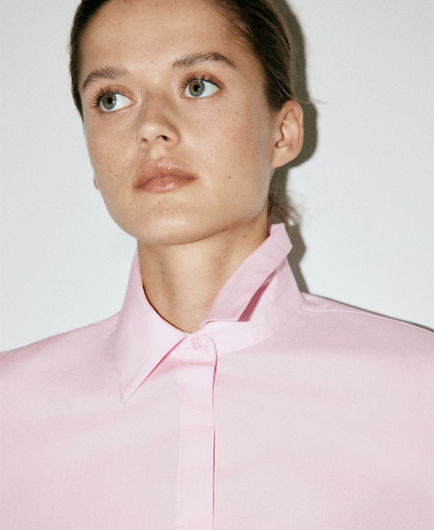 Женская рубашка Mango Sofia Slim-Fit Button-Up Long-Sleeve, цвет: Светлый розовый — фото 4