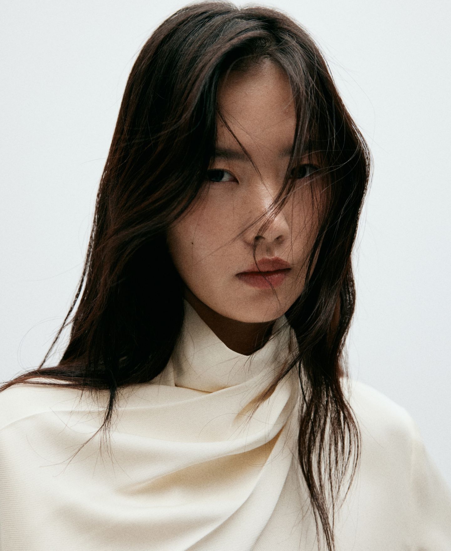 Женская блузка Mango Long-Sleeve Turtleneck Scarf-Detail, цвет: Экрю — фото 5